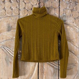 Livi by Olivia Rae Soft Ribbed Turtleneck Crop Olive Green Size XS